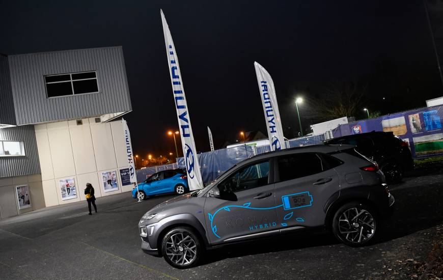 Plusieurs véhicules Hyundai étaient exposés dans l'espace hospitalités du Stade Michel d'Ornano