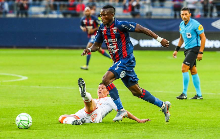 Casimir Ninga a disputé son dernier match avec le Stade Malherbe Caen lundi face au FC Lorient