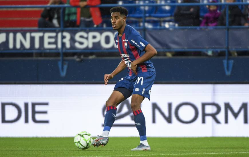 Avec 4 apparitions depuis le début de la saison, Younn Zahary devrait retrouver du temps de jeu du côté du Pau FC