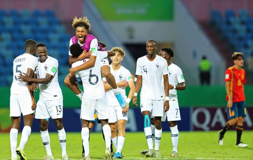 La joie des Français après la nette victoire face à l'Espagne hier soir, ils disputeront la demi-finale face au Brésil vendredi