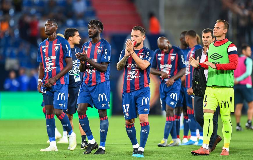 La déception des joueurs du Stade Malherbe Caen après le revers face au Havre AC hier soir à d'Ornano