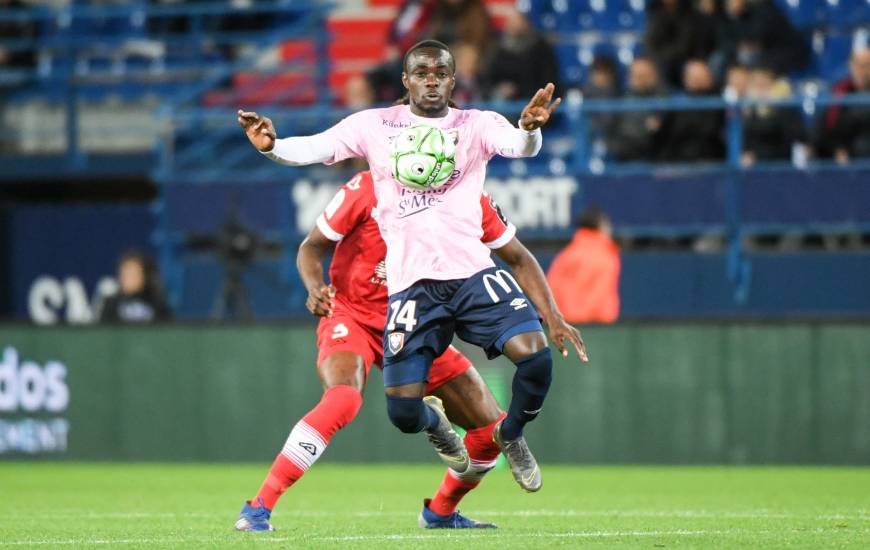 Caleb Zady Sery a beaucoup tenté, sans réussite hier soir lors de la réception du VAFC à d'Ornano