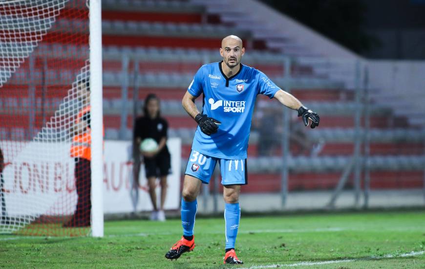 Avec 5 parades hier soir face à l'AC Ajaccio, Rémy Riou s'est montré décisif pour sa première avec le Stade Malherbe Caen