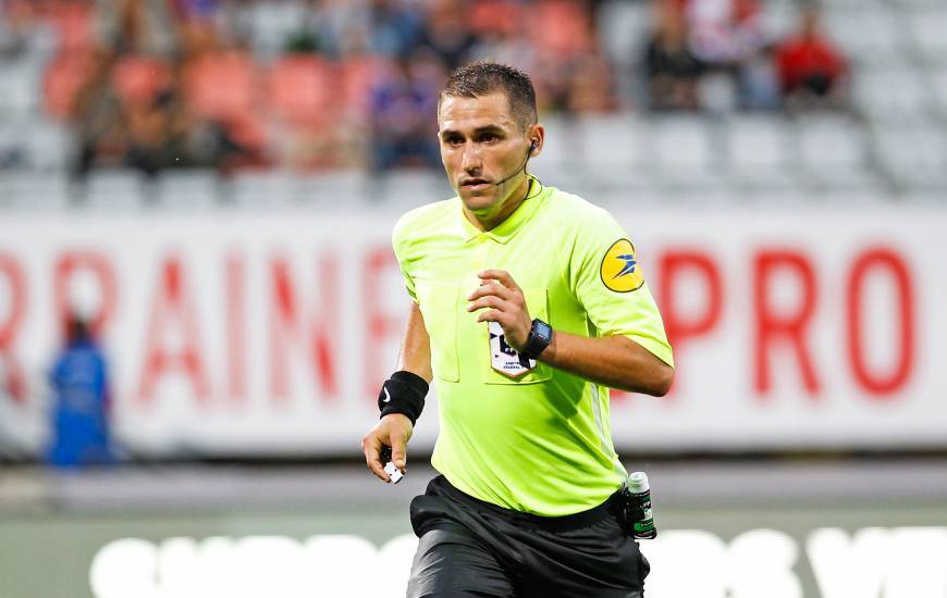 Alors qu'il a déjà dirigé une rencontre du Stade Malherbe, Bastien Dechepy sera pour la première fois au sifflet lors d'un match du Mans FC