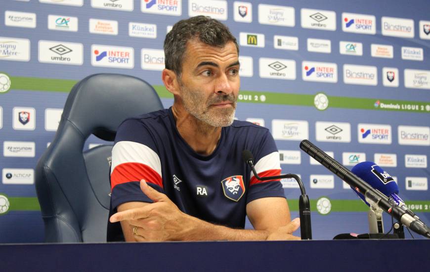 Rui Almeida a fait part de son excitation que la saison commence devant les journalistes ce jeudi midi