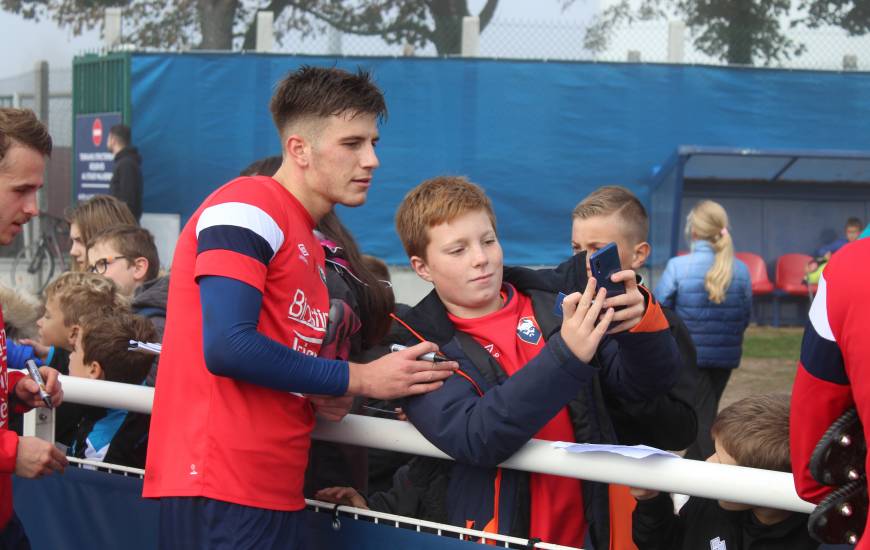 Les joueurs du Stade Malherbe vont pouvoir profiter de la présence des jeunes supporters pendant les vacances