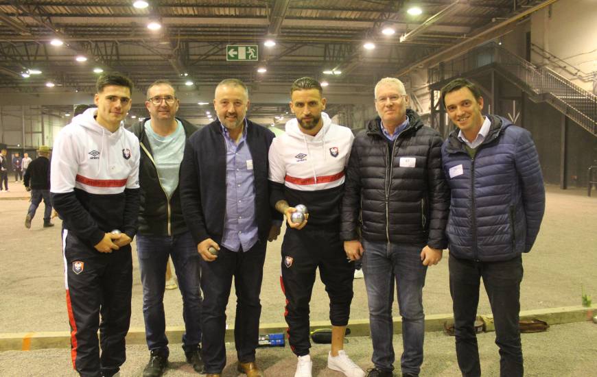 Joueurs et staff du Stade Malherbe Caen étaient invités à jouer avec les partenaires du club pour ce tournoi de pétanque annuel