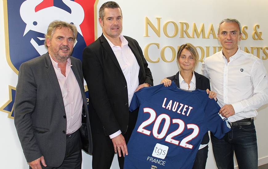 Jean-Paul Lauzet (à gauche, co-gérant de TGS France) aux côtés d'Arnaud Tanguy, Anaïs Bounouar et David Alexandre (responsable d'agence)