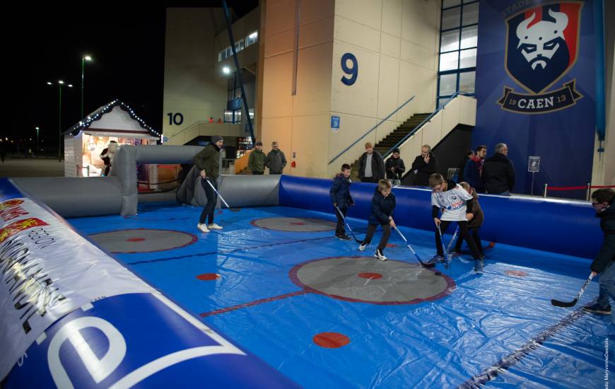 La patinoire gonflable sera présente sur l'esplanade avant la rencontre face au GF38 demain soir