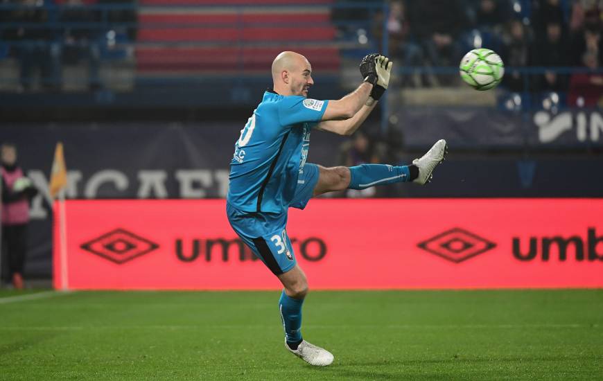 Lors du match SM Caen / AC Ajaccio, le gardien Caennais Rémy Riou a réalisé 7 arrêts (son plus haut total sur un match cette saison) 