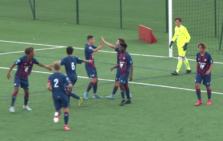 La joie des Caennais après l'ouverture du score de Clarence Awoudor sur pénalty