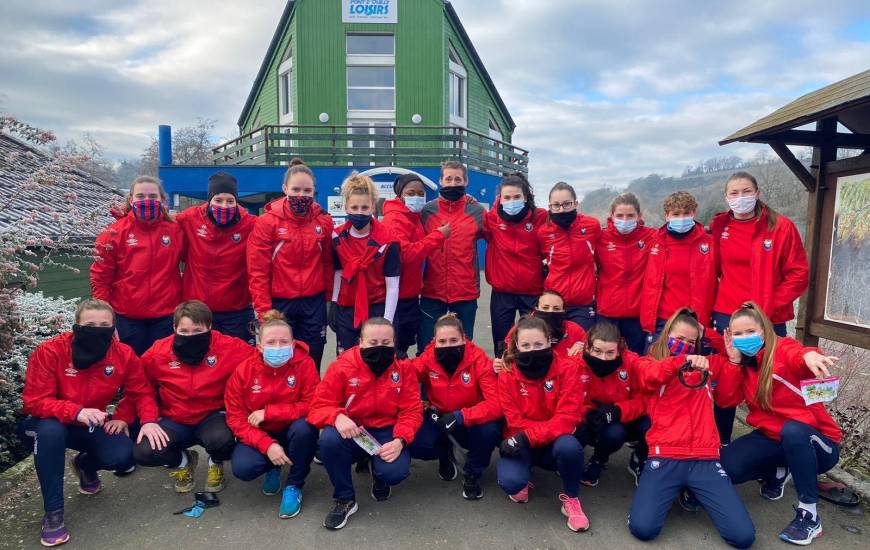 Les joueuses du Stade Malherbe Caen dans le froid de la Suisse Normande dimanche matin 