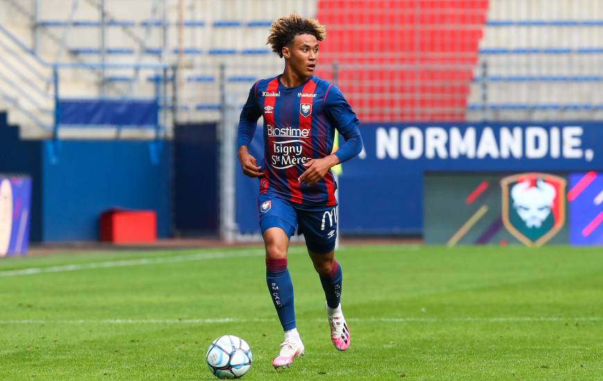 Habitué des sélections jeunes, Alexis Beka Beka est convoqué pour la première fois avec l'Équipe de France U20