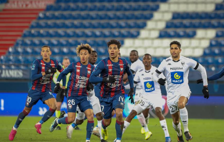 Entré en cours de jeu, Nicholas Gioacchini a dévié de la tête le ballon pour l'ouverture du score d'Anthony Weber