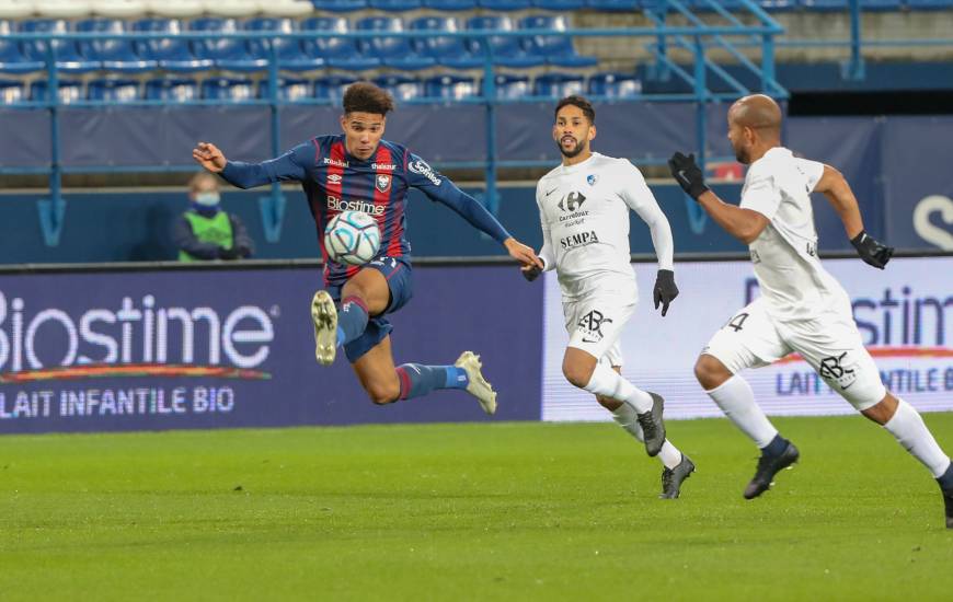 Nicholas Gioacchini a obtenu un penalty en seconde période pour permettre au Stade Malherbe Caen d'égaliser