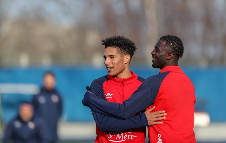 Nicholas Gioacchini et Aliou Traoré figurent bien dans le groupe pour la réception du Paris FC ce soir