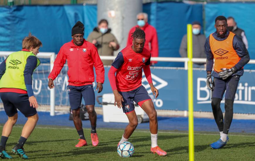 Kélian Nsona et les joueurs du Stade Malherbe peuvent profiter d'une semaine complète pour préparer le déplacement à Guingamp