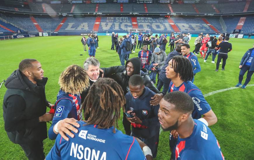 Il y a deux semaines, les joueurs du Stade Malherbe Caen obtenaient leur maintien en Ligue 2 BKT