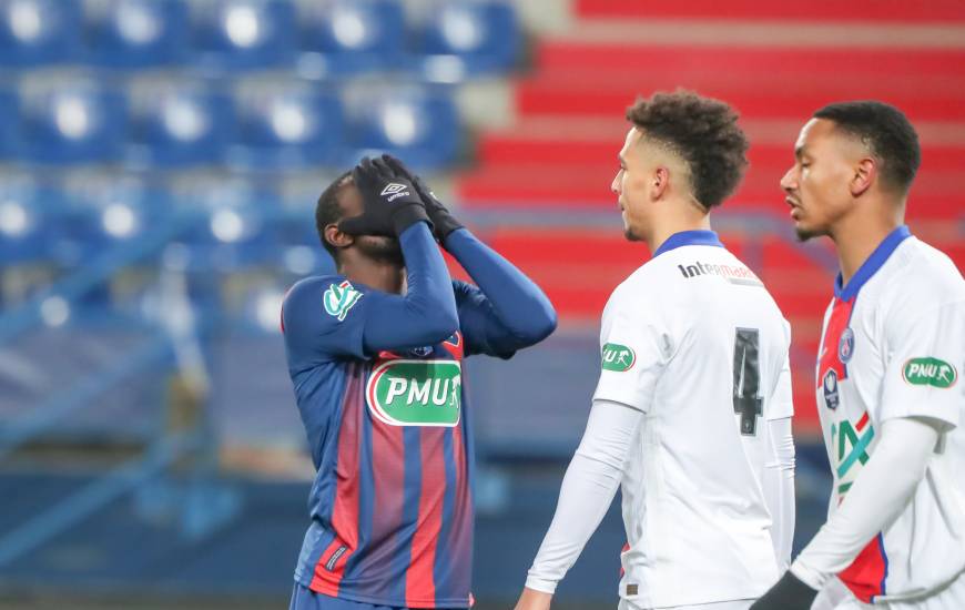 Caleb Zady Sery a eu une occasion en or pour égaliser en 5 minutes de la fin du match face aux Parisiens