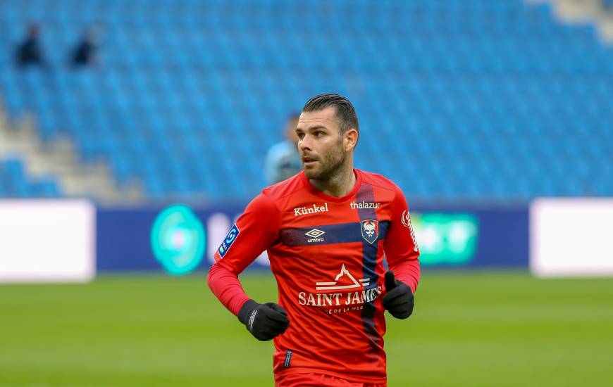 Déjà jouer du mois d'Octobre Künkel, Yoann Court a été de nouveau nommé par les supporters du Stade Malherbe