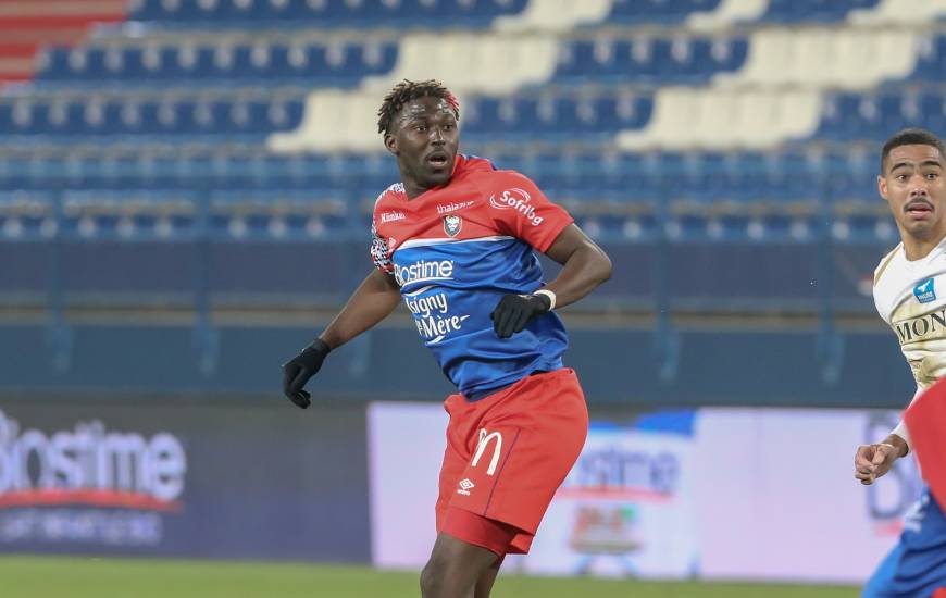 Prêté cette saison par Manchester United, Aliou Traoré a fait ses débuts en professionnels avec le Stade Malherbe Caen