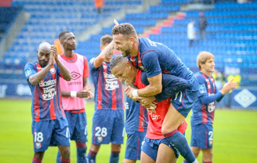 La joie de Yacine Bammou et Anthony Gonçalves après cette première victoire de la saison samedi dernier