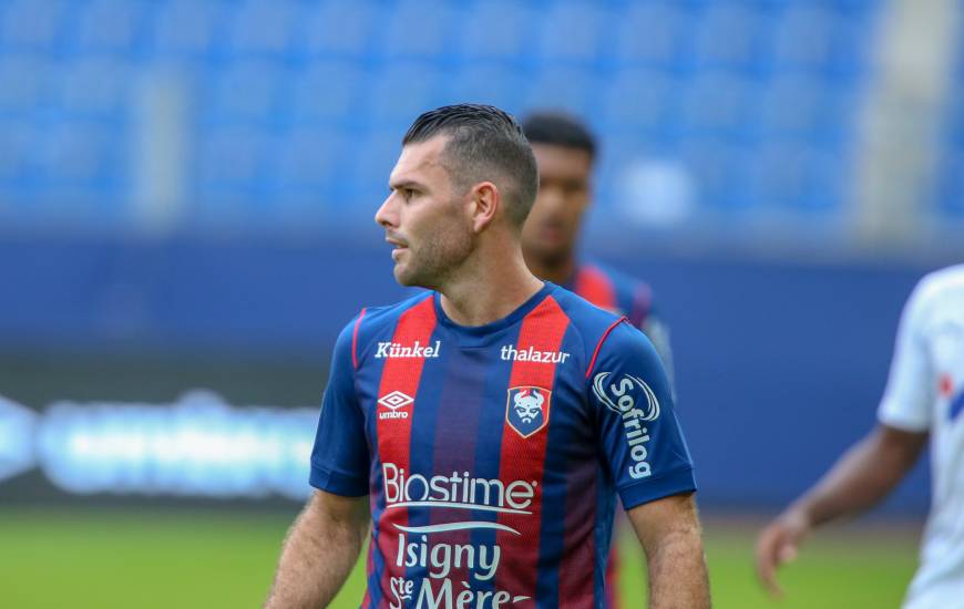 Arrivé l'été dernier au Stade Malherbe Caen, Yoann Court s'est parfaitement intégré à l'effectif des "rouge et bleu"