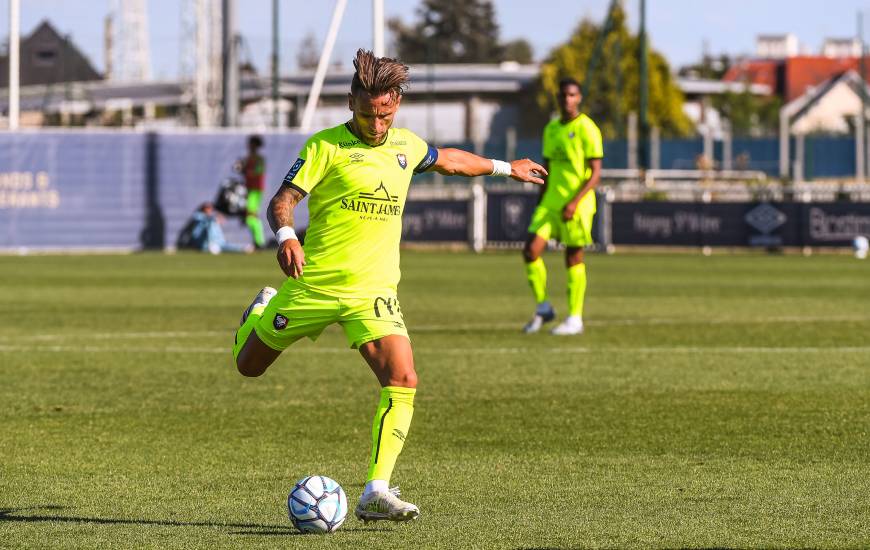 Blessé au mollet pour la rencontre face à Amiens la semaine dernière, Anthony Gonçalves est de retour dans le groupe