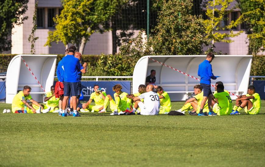 Après la réception du FC Chambly, les joueurs de Pascal Dupraz se rendront sur la pelouse de Valenciennes le 26 septembre