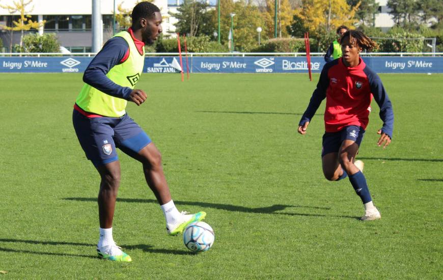 Alexandre Mendy a participé à la séance matinale du groupe Pro 2 sur l'annexe 3 du complexe de Venoix