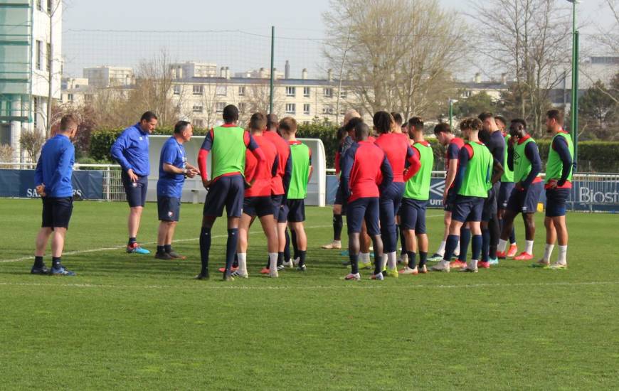 Fabrice Vandeputte et les joueurs du Stade Malherbe ont encore quelques jours pour préparer la réception du Pau FC 
