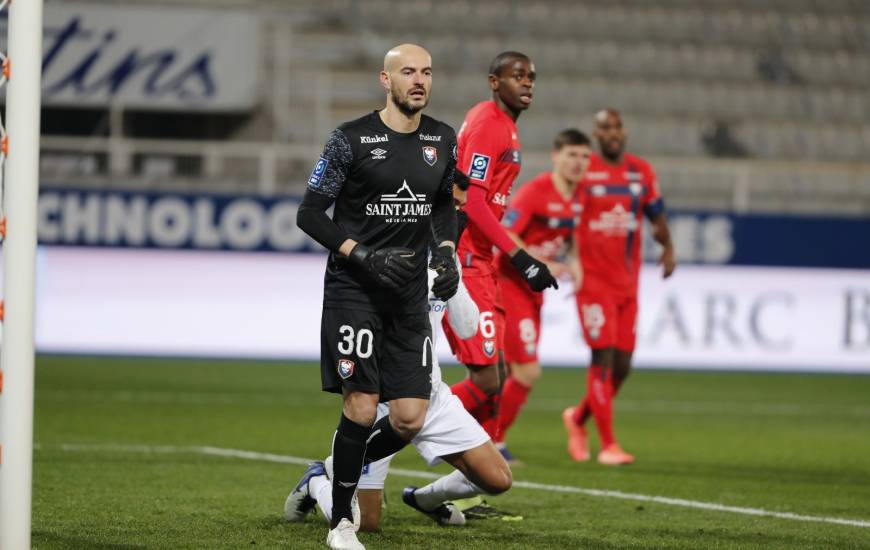 De retour hier dans le but du SM Caen, Rémy Riou s'est montré décisif à plusieurs reprises face à l'AJ Auxerre hier soir