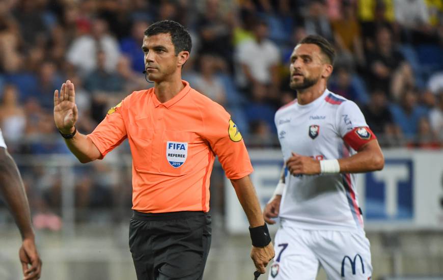 Franck Schneider avait arbitré la première journée de Ligue 2 BKT face au FC Sochaux la saison dernière