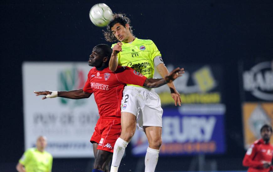 Nicolas Seube et les Caennais victorieux (1-3) sur la pelouse du Clermont Foot lors de la saison 2009 / 2010