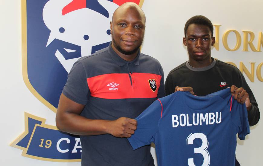 Diabe Bolumbu accompagné de Djibi Diao, le responsable du recrutement au centre de formation du Stade Malherbe