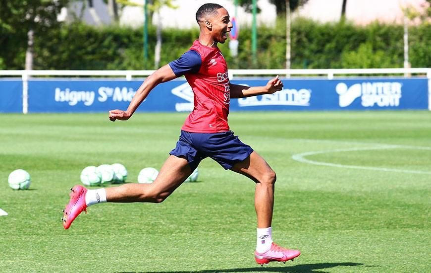 Après avoir débuté la préparation avec le Stade Malherbe, Evens Joseph est prêté pour une saison à l'USBCO