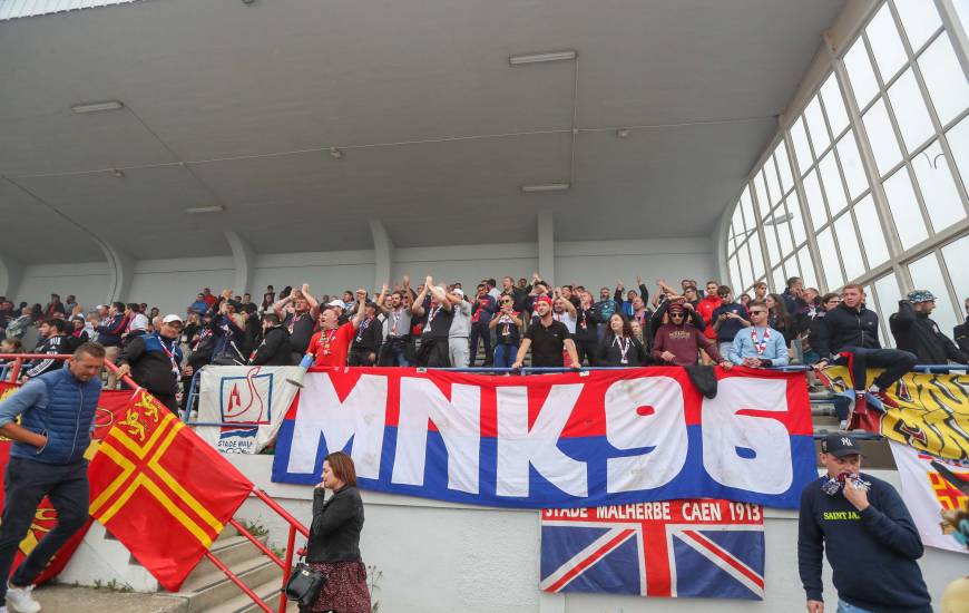 La Malherbe Normandy Kop était déjà présent en nombre ce dimanche pour le match aller face au Mans FC