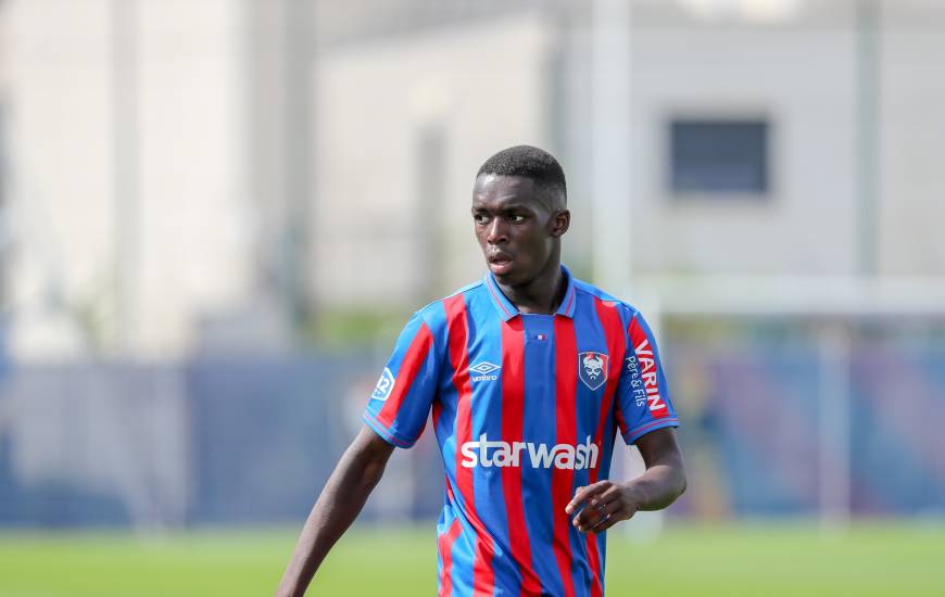 Diabé Bolumbu devrait connaître sa première sur une feuille de match en Ligue 2 BKT ce soir face à Dunkerque