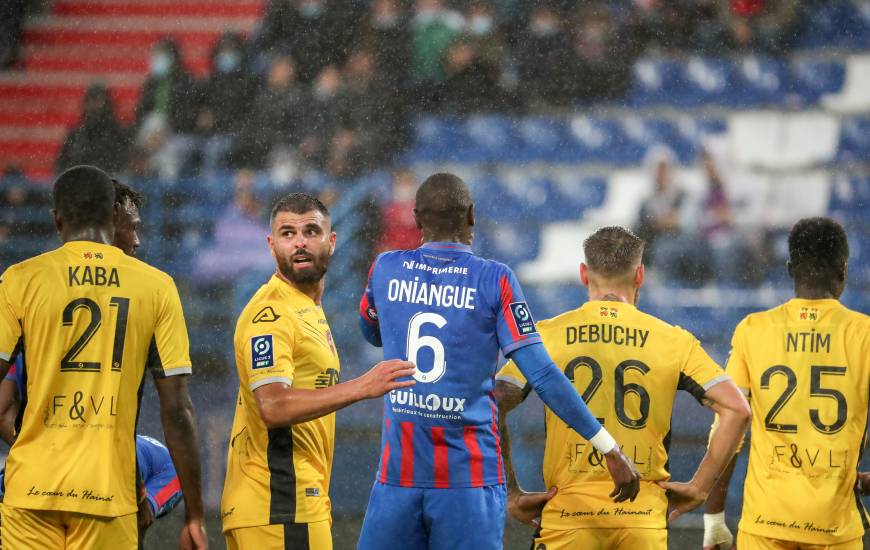 Prince Oniangué a fêté sa 100e sous les couleurs du Stade Malherbe Caen face à Valenciennes