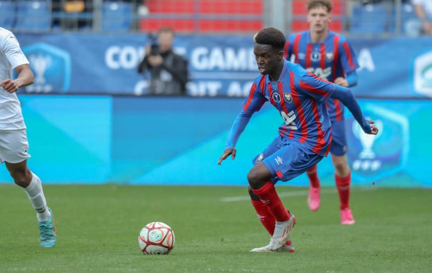 Diabé Bolumbu va pour la première fois participer à un rassemblement avec l'Équipe de France U18