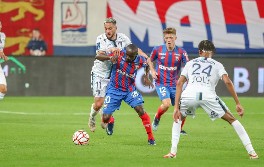 Caleb Zady Sery est à l'origine du premier but caennais inscrit par Alexandre Mendy ce soir