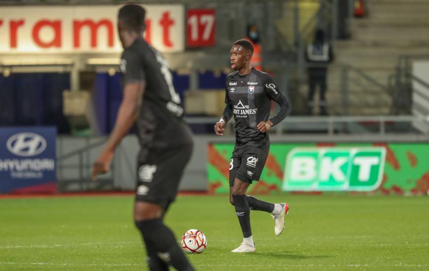 Djibril Diani aurait pu ouvrir le score en fin de première période face au Pau FC