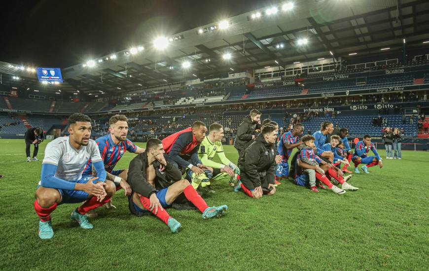 Les Caennais ont pu fêter leur victoire face à Nîmes avec les supporters en fin de match