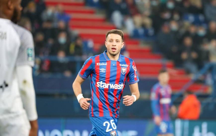 Sorti sur blessure hier soir, Mehdi Chahiri devrait être éloigné des terrains plusieurs mois