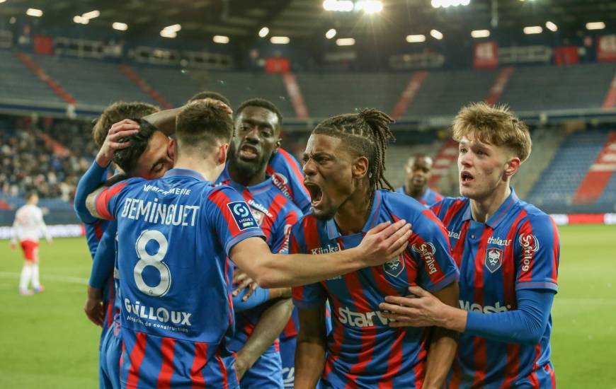 La joie des joueurs du Stade Malherbe après l'ouverture du score de Nuno Da Costa en début de match