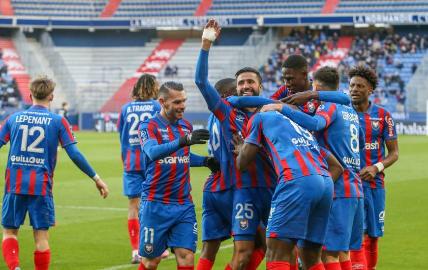 Les joueurs du Stade Malherbe Caen après le but inscrit par Alexandre Mendy samedi face à Dunkerque