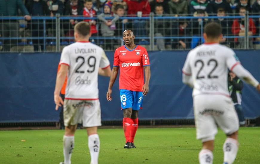 Jonathan Rivierez et la défense du Stade Malherbe Caen n'ont pas encaissé de but face à l'En Avant Guingamp samedi soir