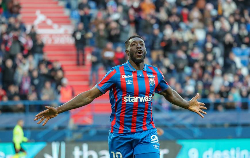 Avec 16 buts marqués cette saison, Alexandre Mendy est le 3ème meilleur buteur de Ligue 2 BKT