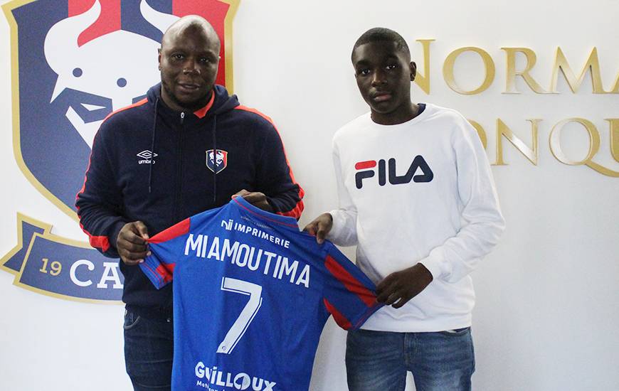 Harly James Miamoutima aux côté de Djibi Diao lors de sa signature au Stade Malherbe Caen