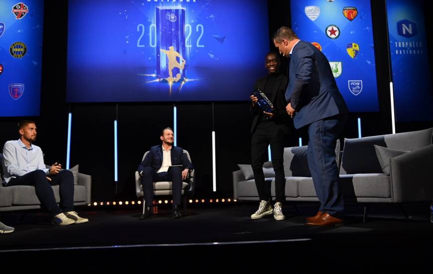 La remise du trophée de la révélation de la saison à Godson Kyeremeh ce dimanche soir